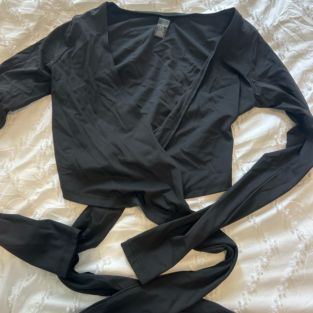 Balance Athletica now Vitality Black Wrap-Front Long Sleeve Crop Top XS